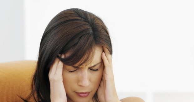 Nesnesitelná bolest hlavy a nic nepomáhá? Možná trpíte migrénou, aniž byste o tom věděli.