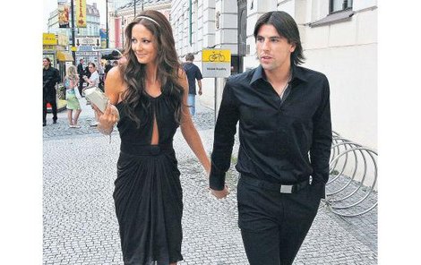 Milan Baroš a jeho přítelkyně Tereza Franková prý opravdu čekají potomka.
