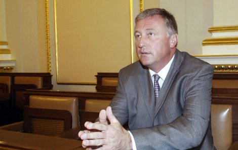 Mirek Topolánek všechny šokoval, pozval Paroubka do vlády.