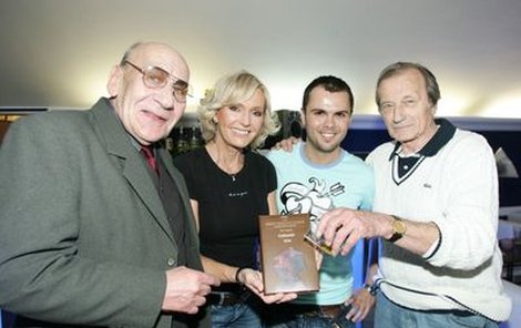 Miroslav Moravec (zleva), Helena Vondráčková, Petr Macek a Radek Brzobohatý poslali do světa Golemův stín!