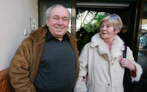Mistrův řidič Oldřich Havránek se svou ženou, Gottovou sestřenicí Hanou.