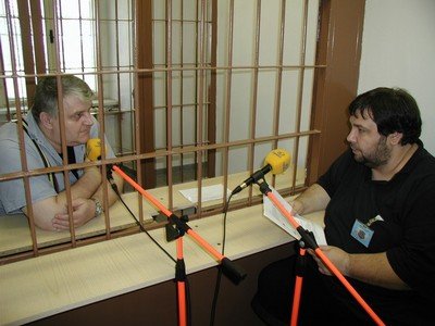 Moderátor Luboš Xaver Veselý natočil Křížový výslech s Ivanem Jonákem přímo ve valdické věznici.