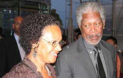 Morgan Freeman s manželkou Myrnou Colley-Lee.