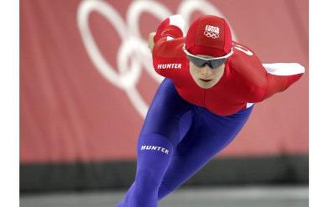Na olympiádě v Turíně bojovala se zraněním i soupeřkami. Nakonec z toho bylo čtvrté místo na trati na 5000 metrů.