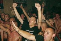 Policie v Plzni rozehnala 'náckům' koncert