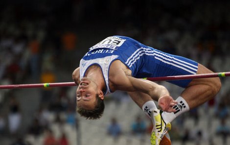 Nejen za českého lva, ale i za evropské hvězdičky se umí Tomáš Janků bít. Takhle v Aténách zdolal 228 cm, vyhrál a devíti body přispěl k těsnému vítězství mužů Evropy nad výběrem USA (140 ku 136).