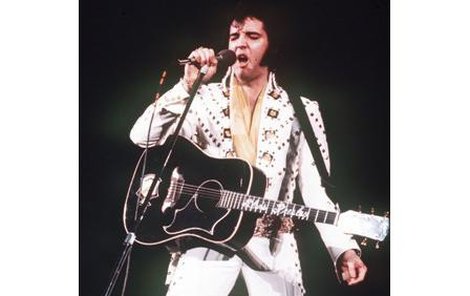 Nesmrtelný král rock and rollu Elvis Presley.