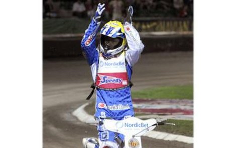 Nicki Pedersen si vychut-nával vítězství.