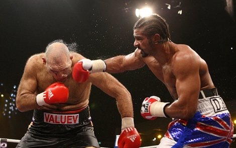 Nikolaj Valujev a David Haye.