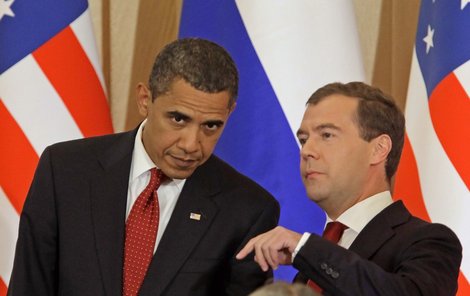 Obama a Medveděv mají v Praze podepsat klíčovou dohodu o jaderném odzbrojení.