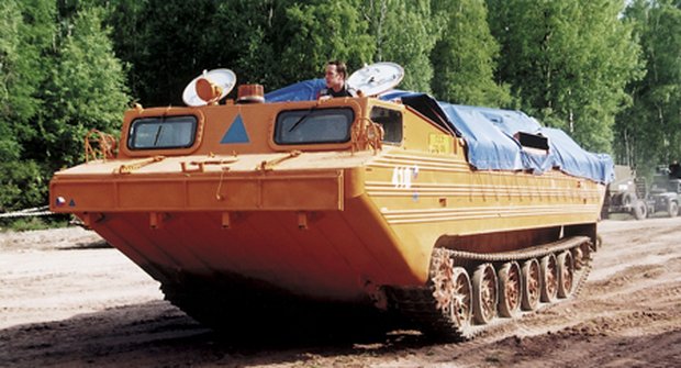 Bojovník s povodněmi - obojživelné vozidlo PTS