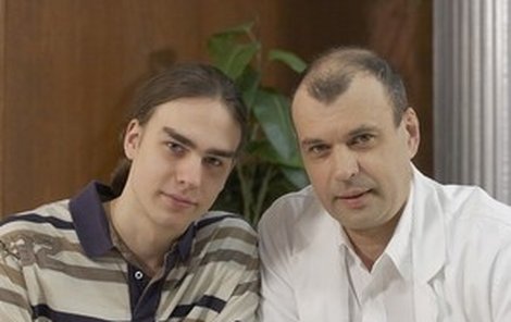 Otec Petr Rychlý se synem Ondřejem.