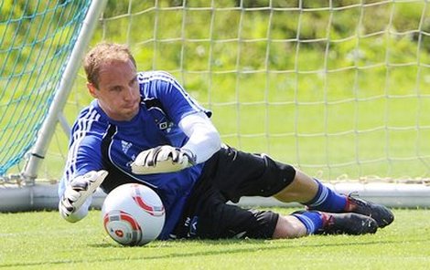 Pakliže jeho konkurent Frank Rost nebude nějak záhadně zmatkovat, zachytá si Jaroslav Drobný v Hamburku jen na trénincích...