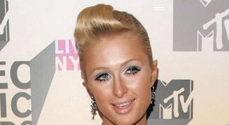 Paris Hilton skončila za držení drog opět ve vazbě