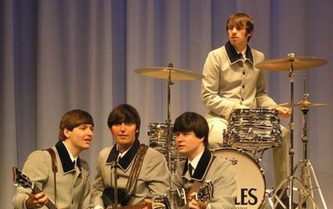 Pavel, Luděk, Petr a Zbyněk alias The Beatles Revival jsou od Ringa, Johna, George a Paula, tedy opravdových The Beatles, téměř k nerozeznání.