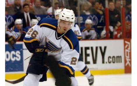 Petr Čajánek se na začátku NHL v dresu St. Louis Blues neobjeví.