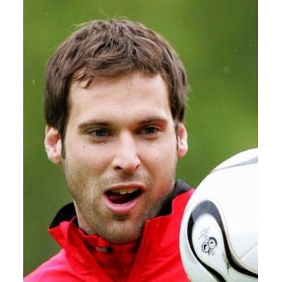 Petr Čech by si možná hamburger dal, ale musí jít jako kapitán a věčný vzor příkladem. Počká si, ale po turné rozhodně neodolá.