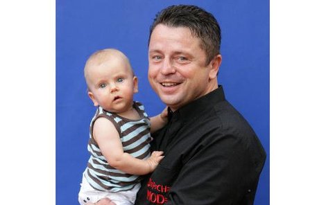 Petr Muk miluje svou malou dceru Noemi.