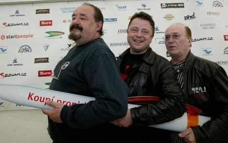 Petr Novotný, Petr Muk a Petr Janda se stali kmotry nové dílny Domu Šance.