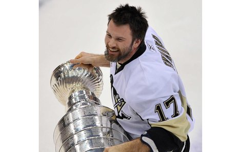 Petr Sýkora, další český vítěz Stanley Cupu. Na konci léta ho jistě přiveze domů.