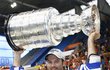 Petr Sýkora zvedl Stanley Cup nad hlavu, možná už naposledy.