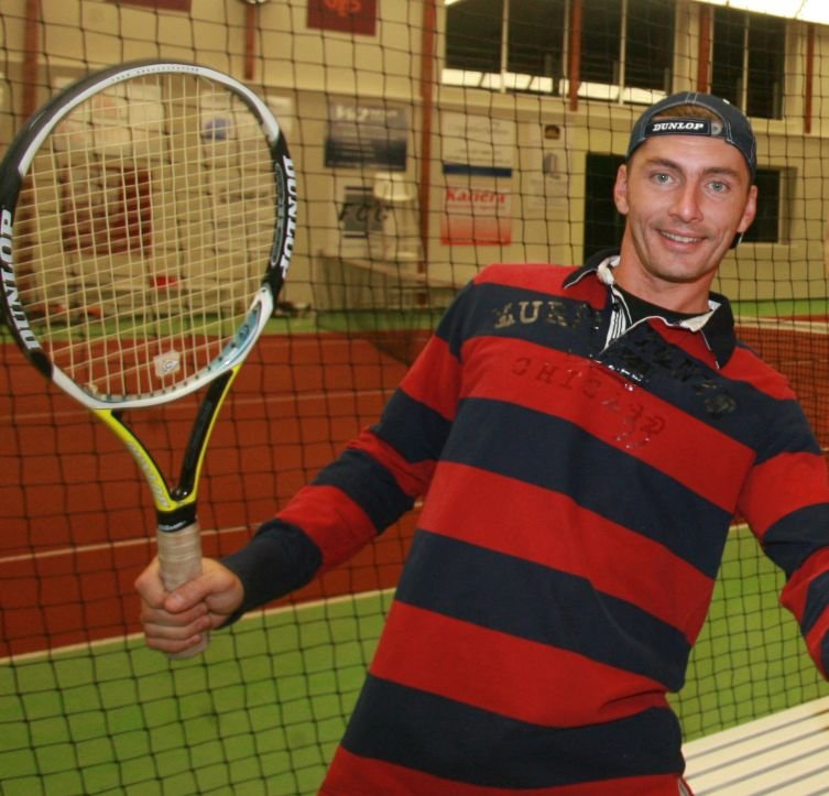 Petr Vondráček v sobě nezapře šoumena ani při tenise.