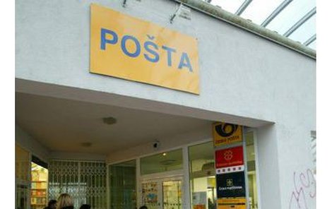 Pobočce v Praze-Stodůlkách se přezdívá pošta hrůzy.