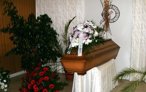 Pohřeb Josefa Karlíka byl komorný.