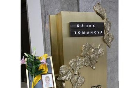 Pohřeb Šárky Tomanové se uskutečnil včera ráno ve strašnickém krematoriu. 