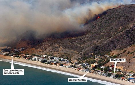 Požáry zuří po celé Kalifornii.