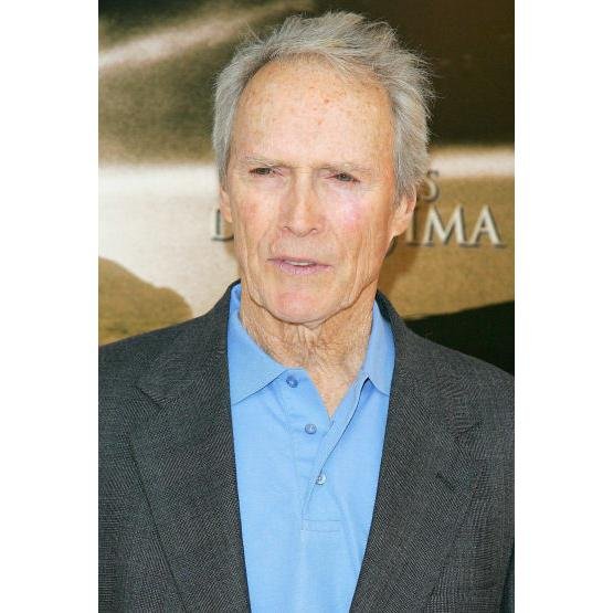 Přestože Clint Eastwood zestárl, stále se umí tvářit jako drsný muž a odvážný kovboj.