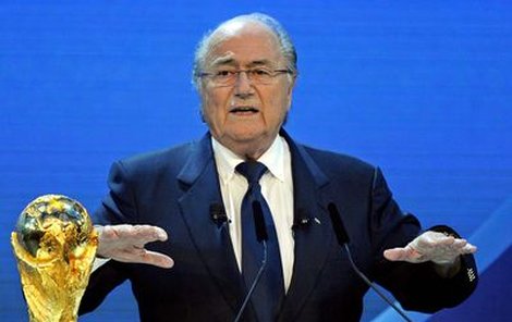 Prezident FIFA Sepp Blatter se snaží klidnit vášně: „Přátelé, uvidíte, že jsme vybrali dobře...“