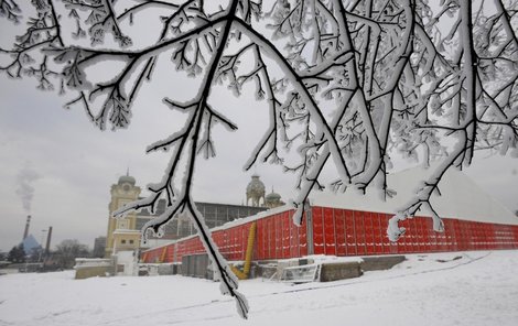 Průmyslový palác v romantickém sněhovém kabátu.