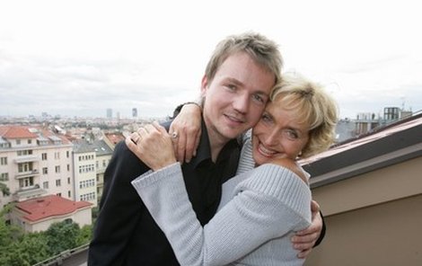 První, komu nový pořad Petra Lesáka pomohl, byla herečka Dana Homolová.