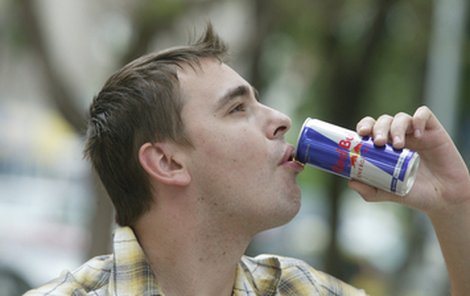 Red Bull už v řadě zemí zakázali prodávat...