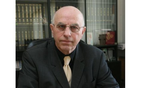Ředitel Pohřebního ústavu hlavního města Prahy Julius Mlčoch.