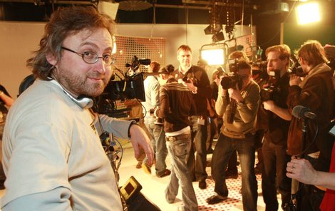 Režisér Jan Hřebejk potřeboval do svého nového ﬁlmu natočit scénu s fotografy. Místo komparsistů poprosil profesionály...