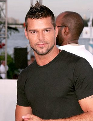 Ricky Martin přiznal, že je homosexuál.