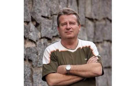 Řidič záchranář Zdeněk Morávek (50)U záchranné služby: 20 let „Chytil jsem ho skrz zábradlí. A doufal, že ho udržím.“