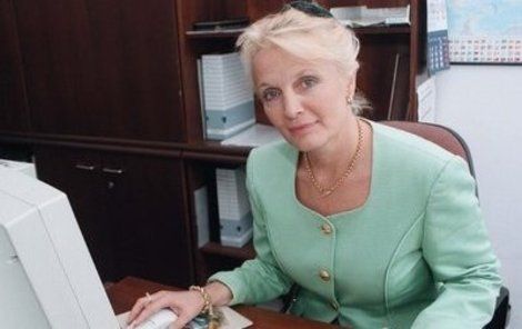 ŘÍJEN 1997 - Z herečky manažerkou. Regina Rázlová se po revoluci vrhla v devadesátých letech na obchod. Snímek je z doby před vypuknutím aféry.