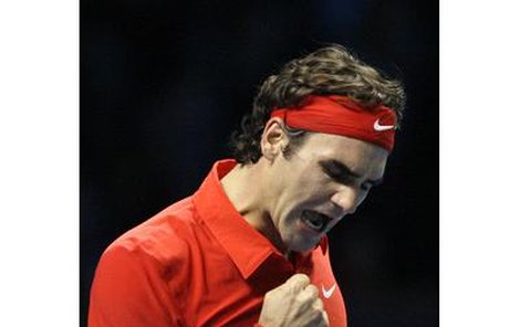 Roger Federer zase vítězí díky Berdychovi.
