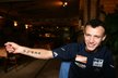 Roman Koudelka a jeho bojové tetování.