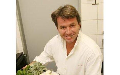 Šéfkuchař Edouard Loubet je držitelem prestižního ocenění – má dvě hvězdičky od Michelinu.