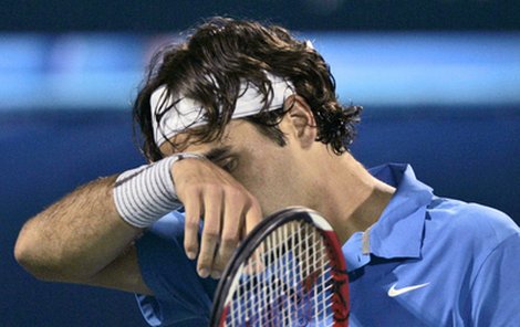 Slabost a vyčerpání – Federer už ví, proč tomu tak bylo.