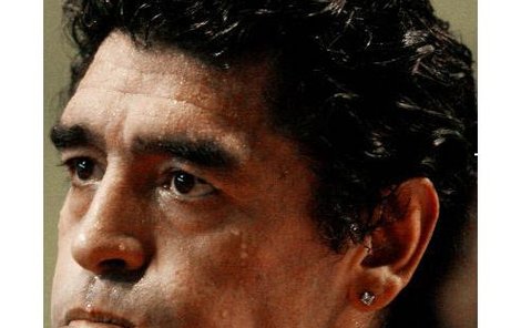 Slavný Maradona teď sklízí, co svým nezřízeným způsobem života zasel.