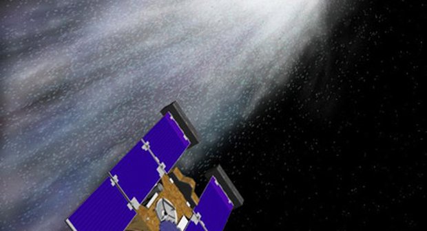 Sonda Stardust se vrátila se vzorky z komety