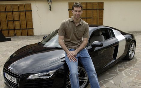 Sportovní Audi R8 měl Petr Čech jen vypůjčené, jako dárek k 25. narozeninám.