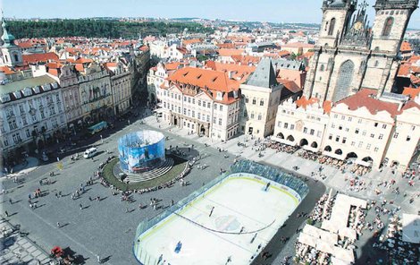 Staroměstské náměstí s hokejovou arénou. To je nápad!