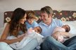 Šťastná rodinka: Sarah Jessica Parker s manželem Broderickem, synem a dvojčaty.