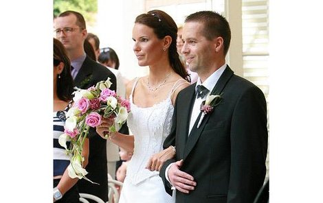Šťastní novomanželé Lucie a Stanislav Brunclíkovi už se nemohou dočkat společných chvil strávených nejen na svatební cestě do Budapešti.